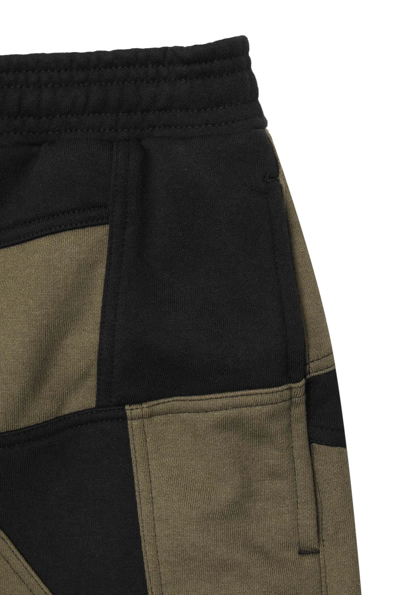 NEEDLEWORK SWEATSHORTS IN TAIGA