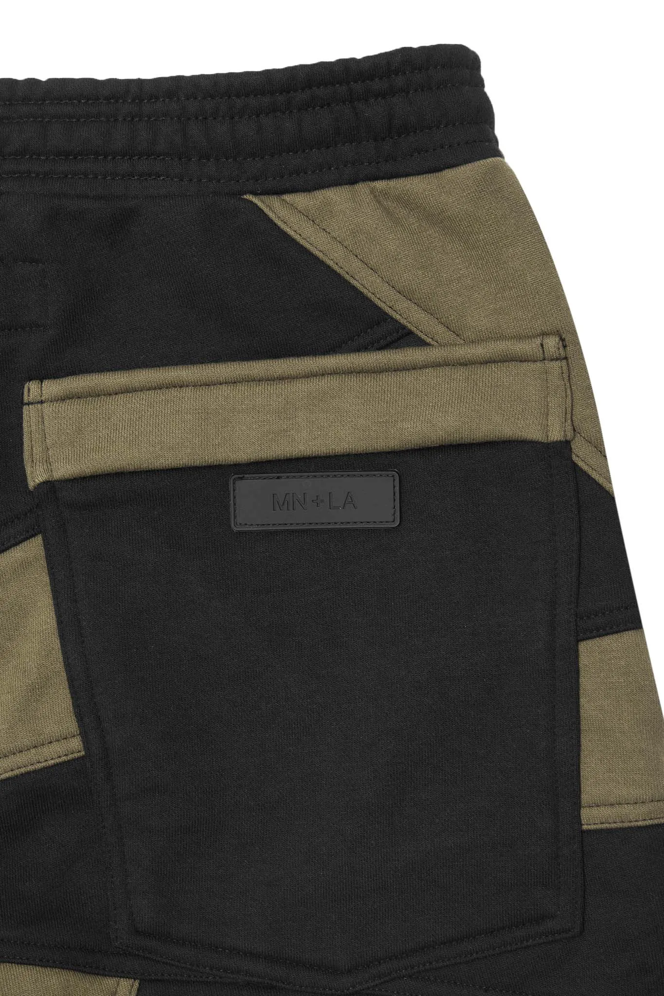 NEEDLEWORK SWEATSHORTS IN TAIGA