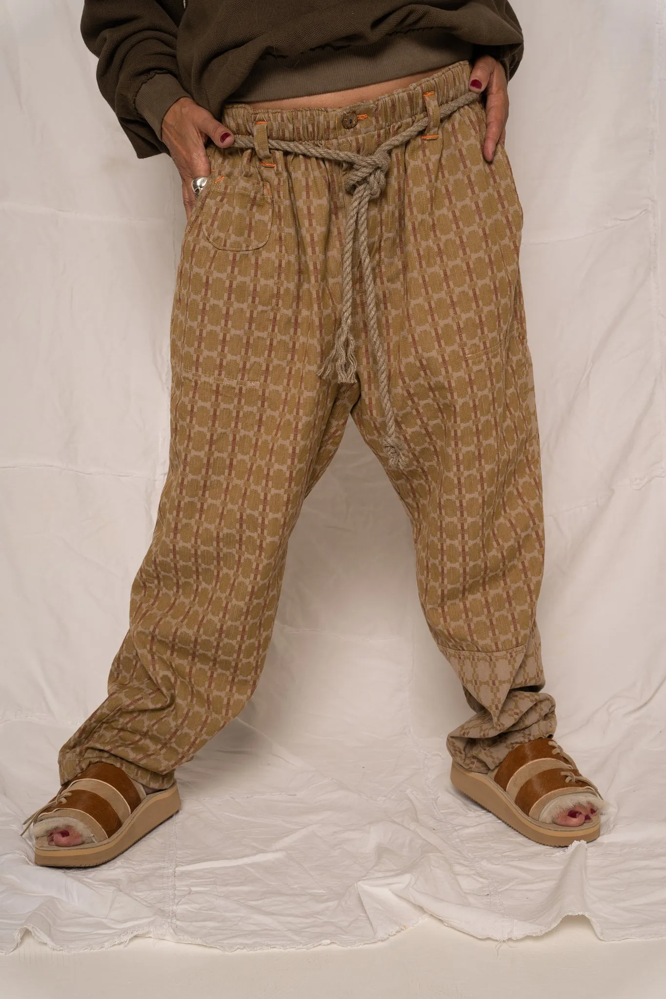 P65 Farmer Pleated Pants India Jacquard Khaki