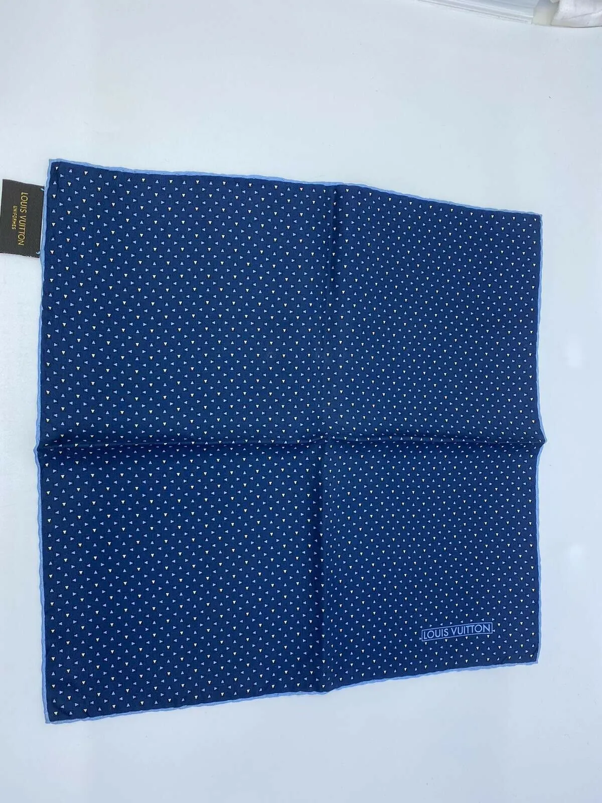 Uniformes 100% Silk Pocket Square With Triangles