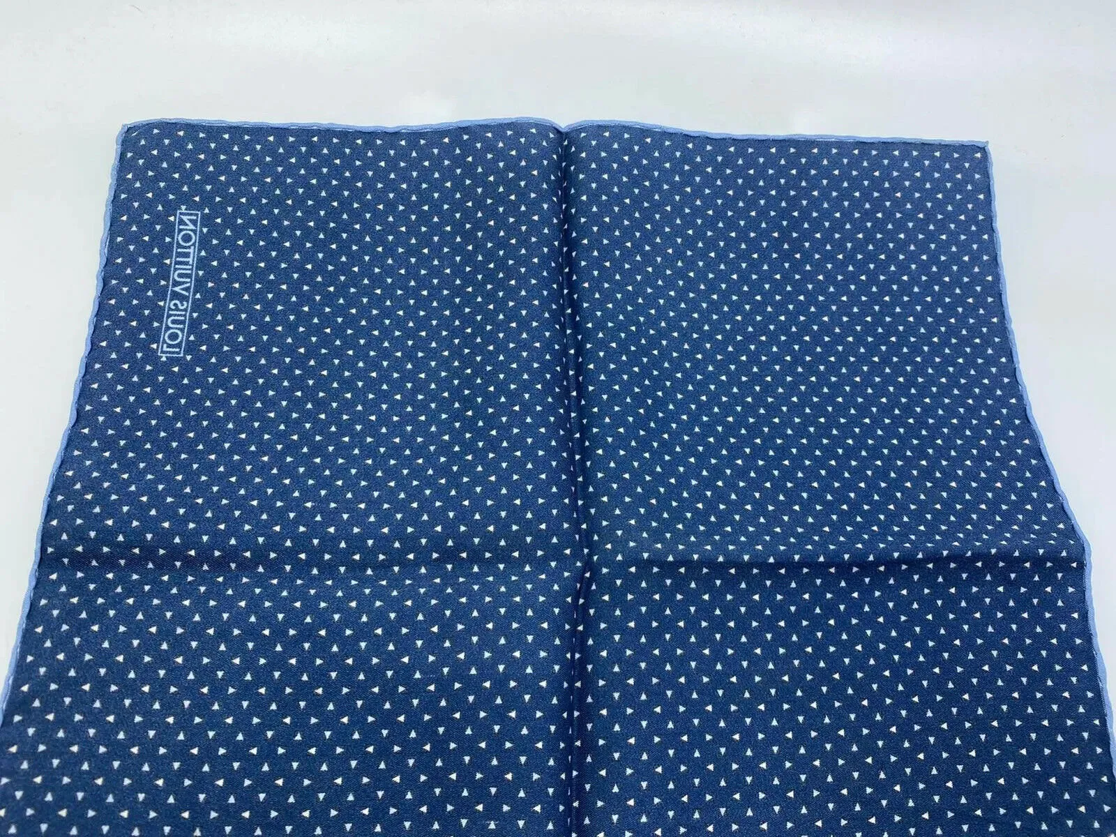 Uniformes 100% Silk Pocket Square With Triangles