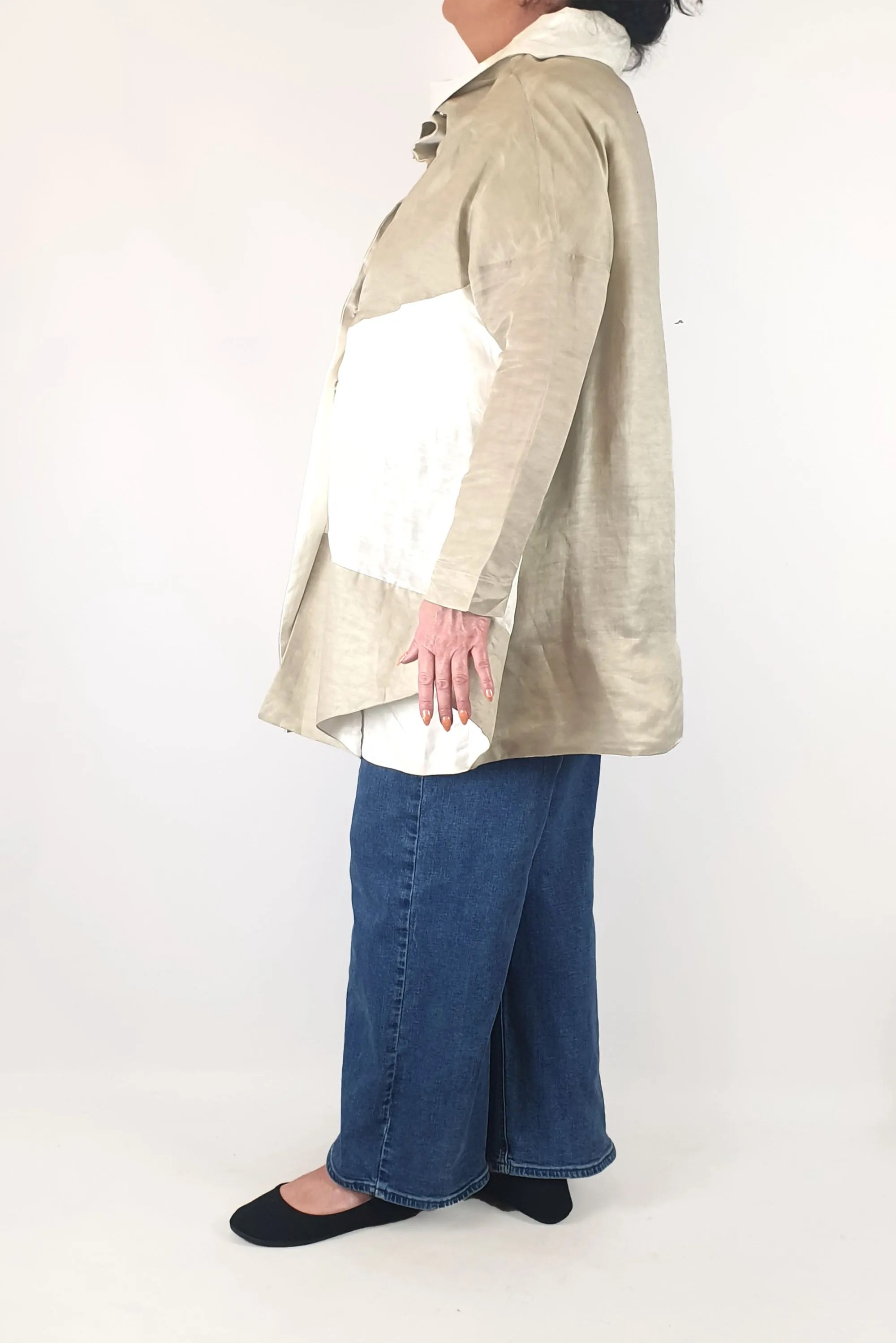 White beige jacket fits size 16-18